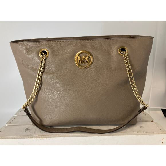 MICHAEL KORS, LARGE TAUPE, GRAY PEBBLED LEATHER SHOULDER BAG - Picture 1 of 16